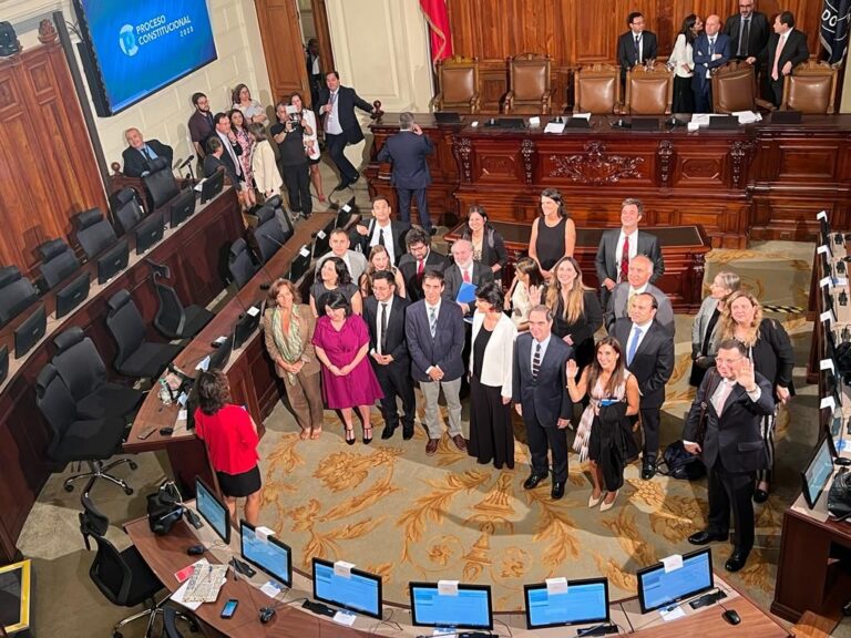 Lee más sobre el artículo Verónica Undurraga (PPD) se convierte unánimemente en la presidenta de la Comisión Experta