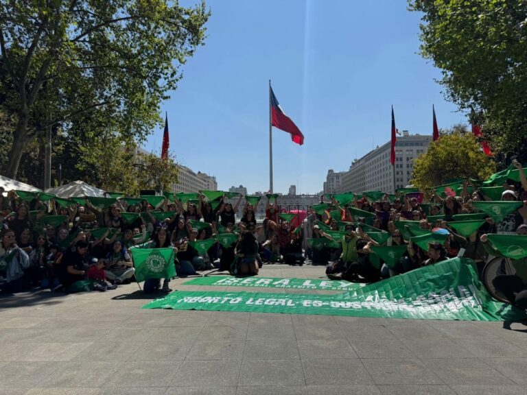 Lee más sobre el artículo 28 de septiembre: feministas exigen que Chile avance hacia el aborto por plazos