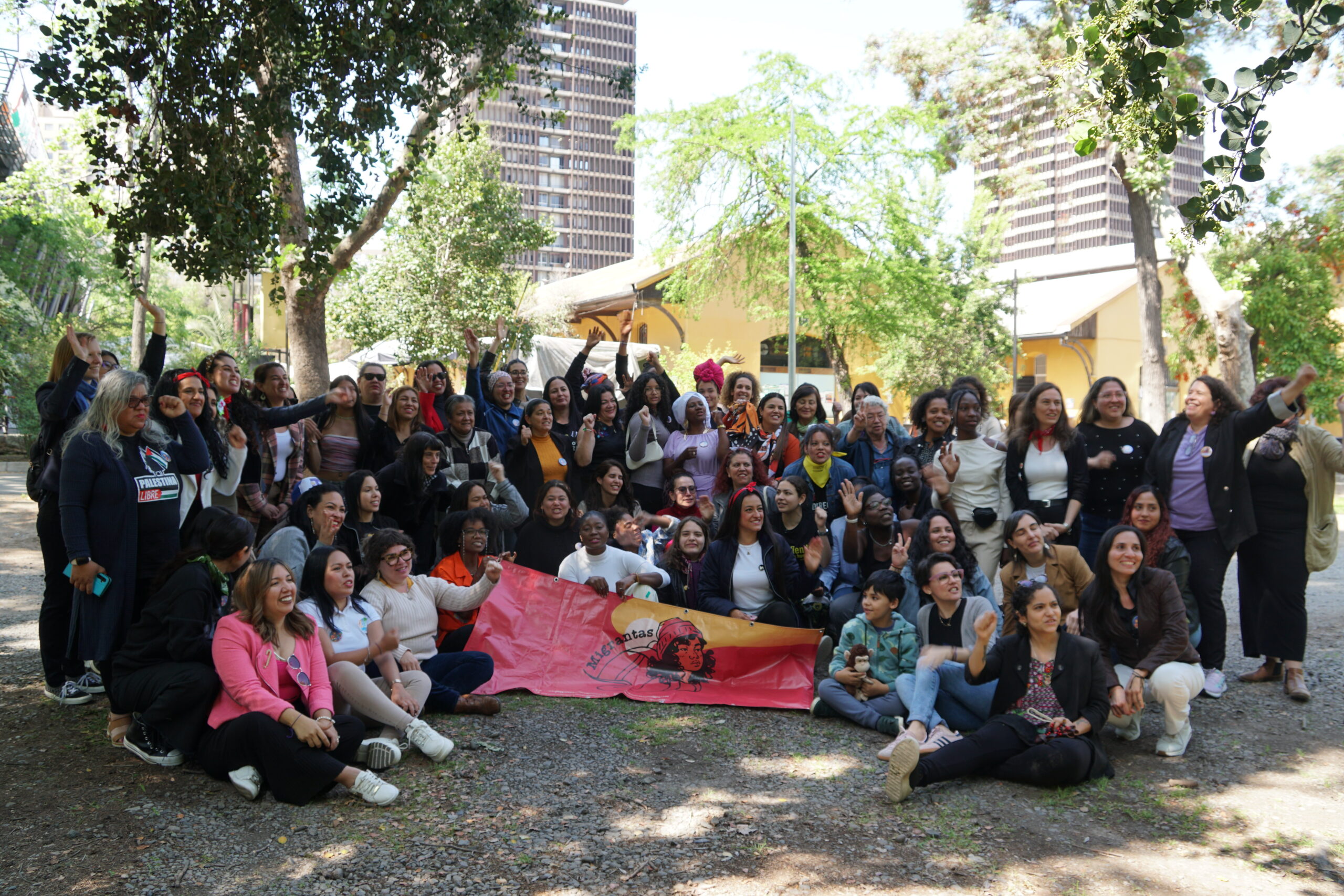 Lee más sobre el artículo #TejiendoVidasenChile: una campaña para reconocer el aporte de las mujeres migrantes y fortalecer los lazos que sostienen la vida