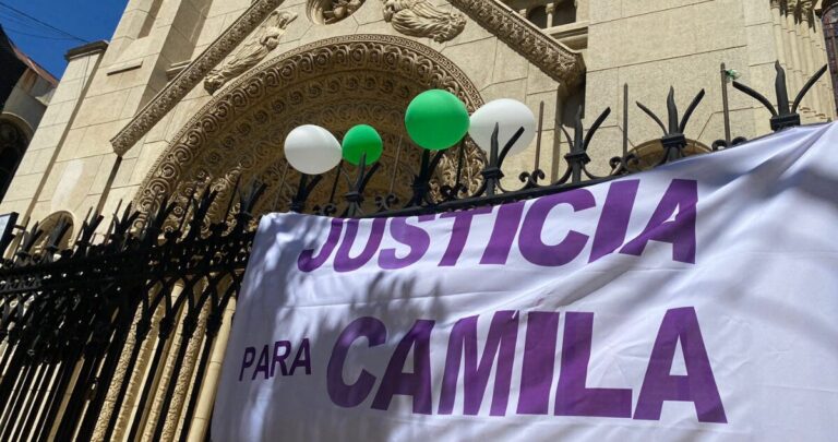 Lee más sobre el artículo Madre de Camila Ponce: “Nombrarlo como femicidio no es un detalle legal, es reconocer la verdad de lo que ocurrió”