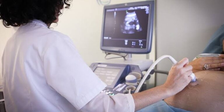 Lee más sobre el artículo “Escucha su Corazón”: el proyecto que busca incorporar la escucha del latido fetal y vuelve a poner al aborto en la palestra